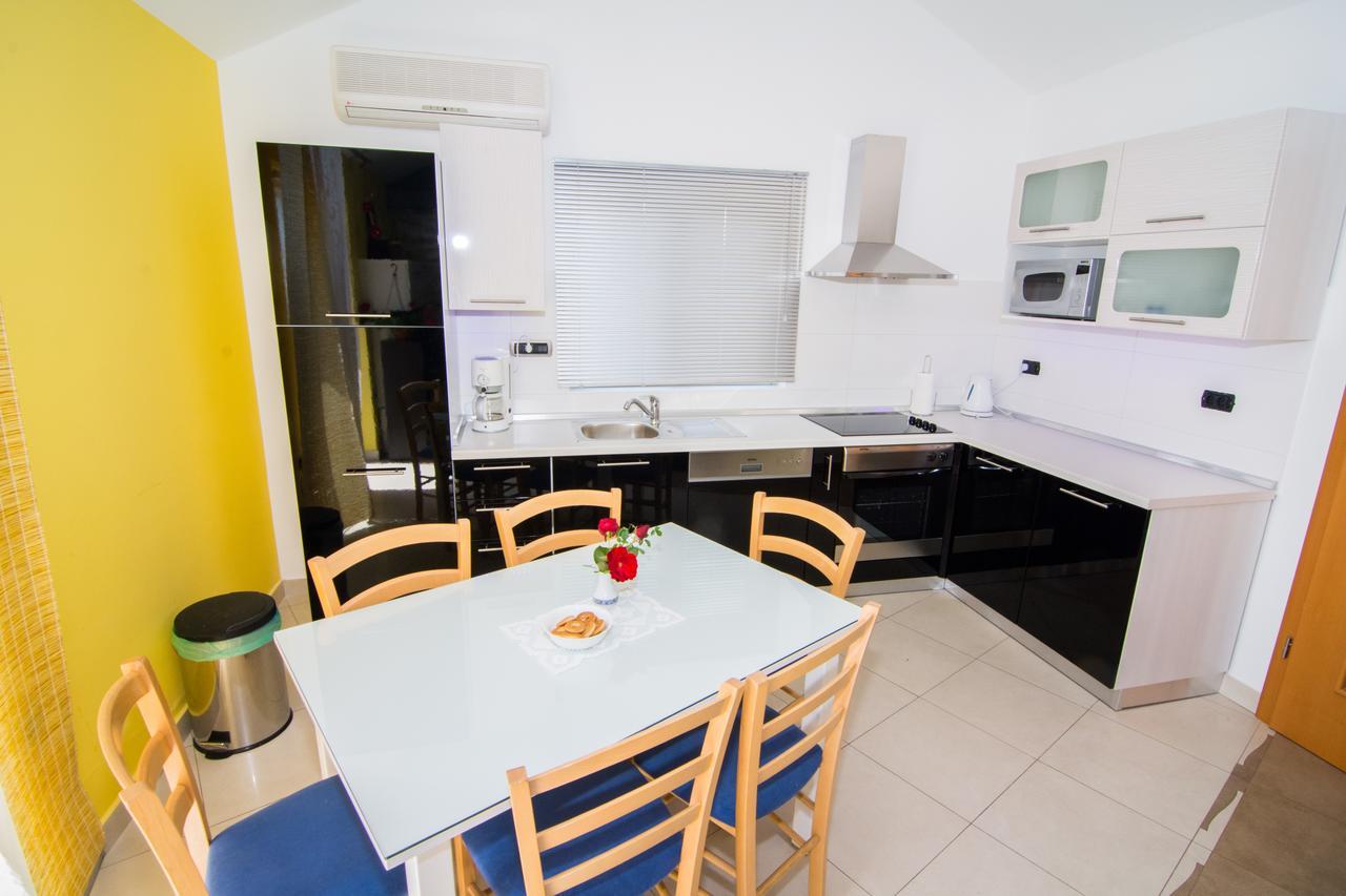 Apartments Ruzica Pinezići 外观 照片